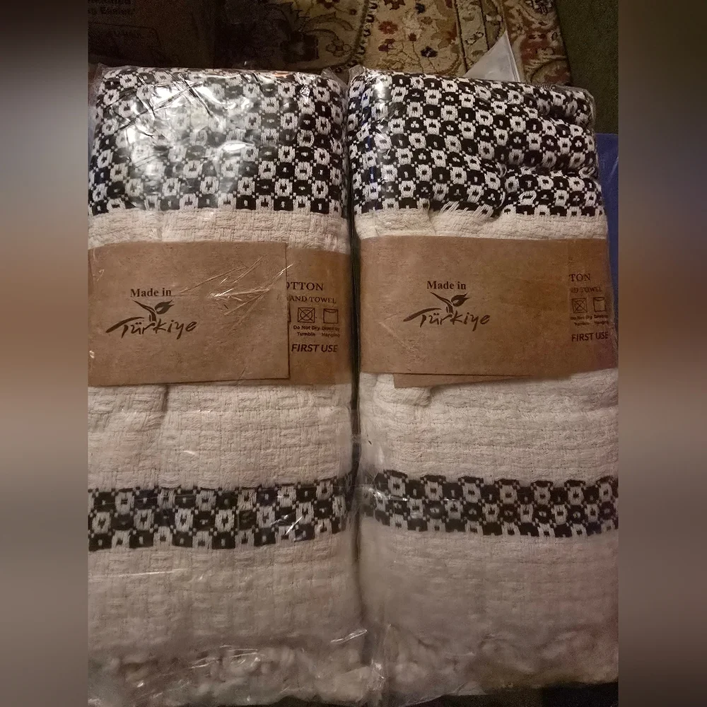 NWT Unicornate Beige and Black Turkish Towels (2 Per Pkg)) 39 X18